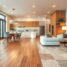 Łączenie podłogi w kuchni i salonie: praktyczne rozwiązania i najczęstsze pułapki do uniknięcia