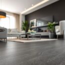 Matowa podłoga: zalety i wady w kontekście stylu, oświetlenia i funkcjonalności wnętrza